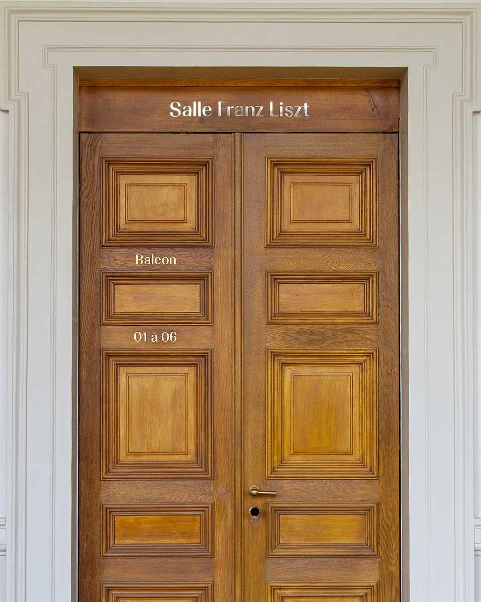 FontsInUse-CazinoGrande-Conservatory-3